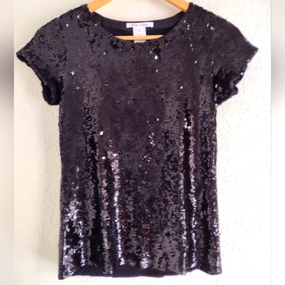 Alice + Olivia Embellished Sequined Tee - Picture 4 of 8